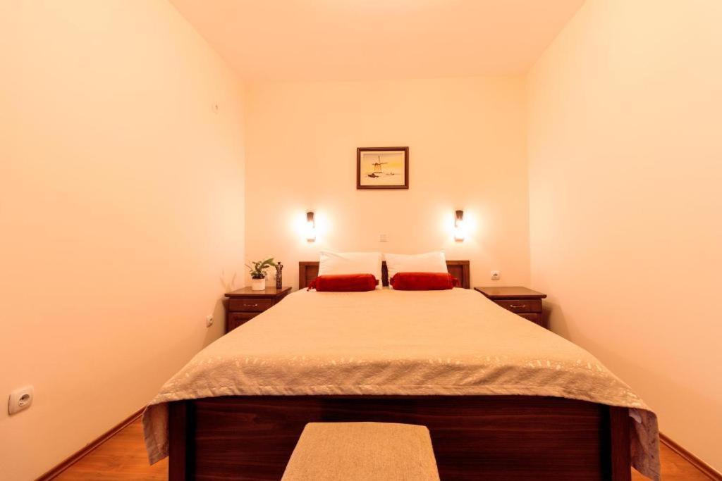 Downtown Rooms Ниш Экстерьер фото