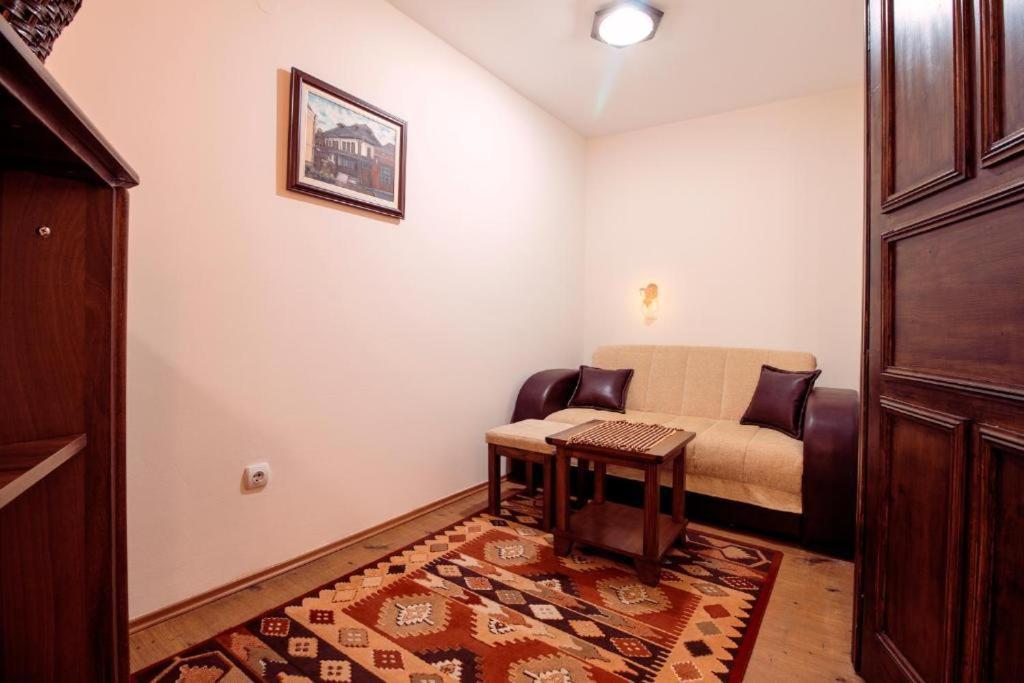 Downtown Rooms Ниш Экстерьер фото