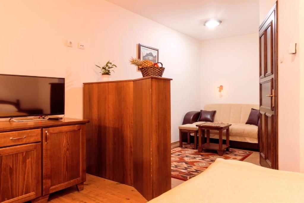 Downtown Rooms Ниш Экстерьер фото
