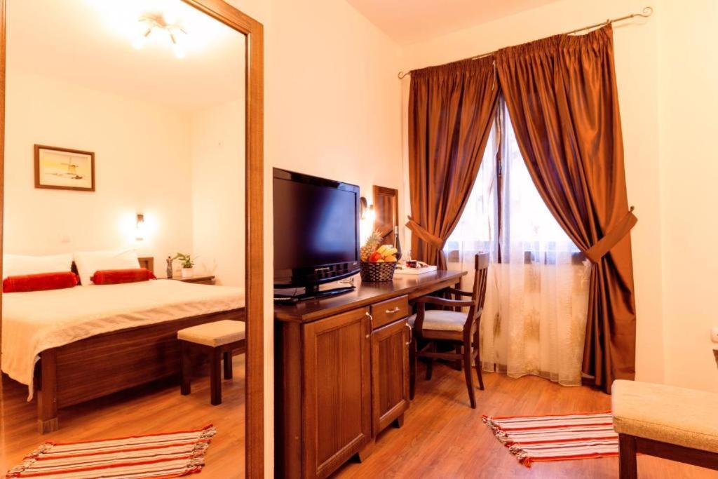 Downtown Rooms Ниш Экстерьер фото