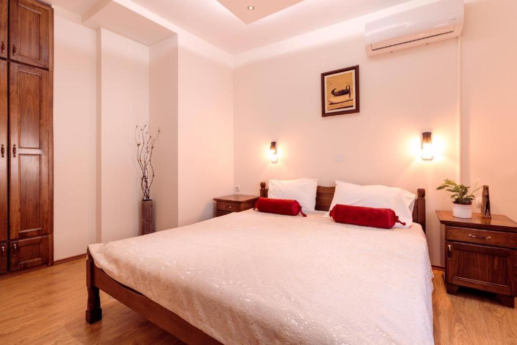 Downtown Rooms Ниш Экстерьер фото