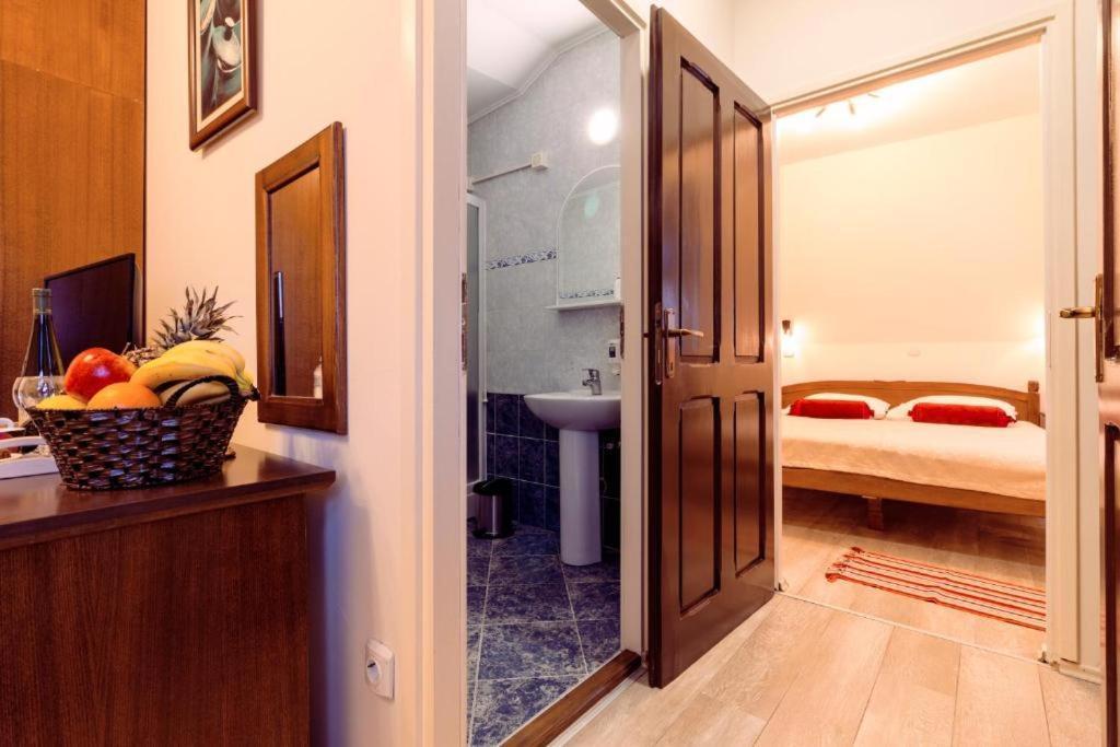 Downtown Rooms Ниш Экстерьер фото