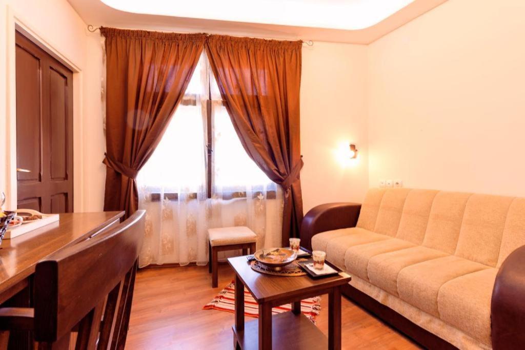 Downtown Rooms Ниш Экстерьер фото